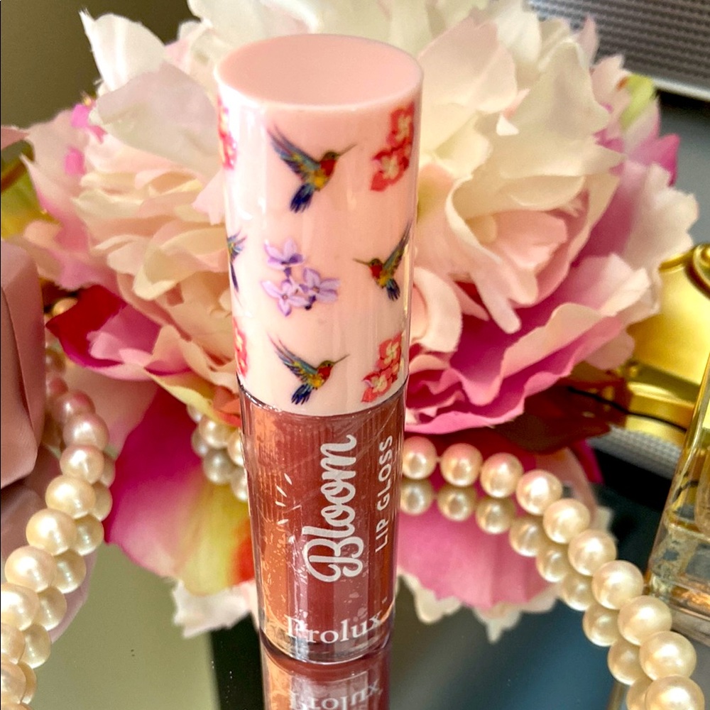 Bloom Lip Gloss with Floral Design